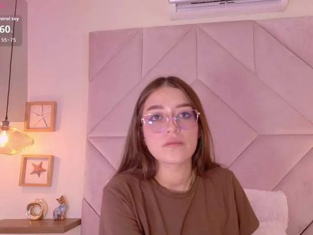 Freechat roxana-mill on BongaCams