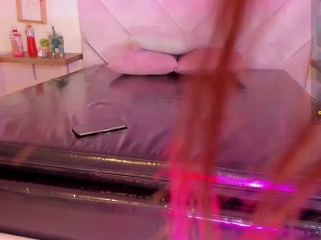 Freechat roxana-mill on BongaCams