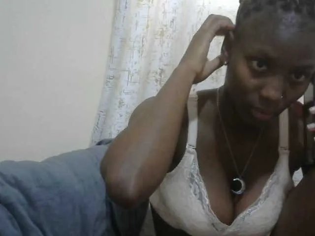 Freechat Sexythiny on BongaCams