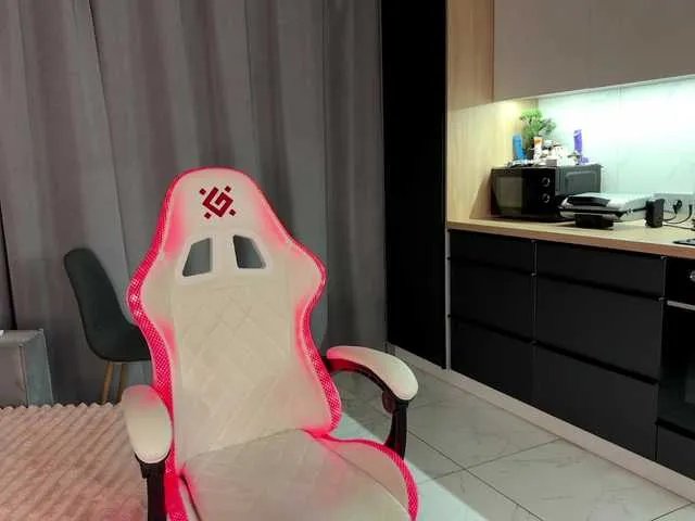 Freechat SweetieTati on BongaCams