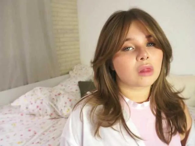 Freechat YesImAnna on BongaCams