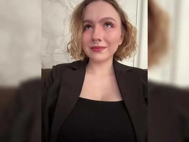 Offline Your-Girlfriend on BongaCams