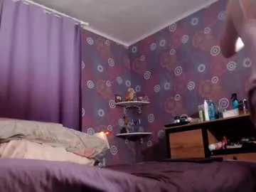 Freechat alicewetsquirt on Chaturbate
