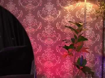 Freechat almavelia on Chaturbate