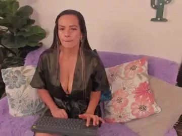 Freechat antoniacasarini on Chaturbate