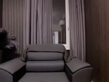 Freechat antoniovalentinidiamond on Chaturbate