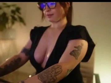 Freechat camidoll_10 on Chaturbate