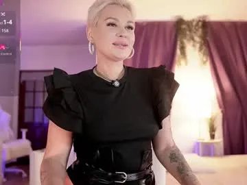 divine_kim on Chaturbate 