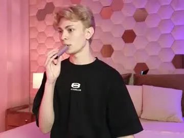 Freechat even_vrot on Chaturbate