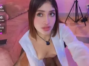 Freechat honeyymoonn_ on Chaturbate