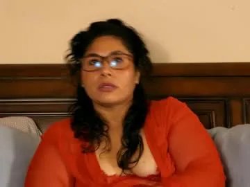 Freechat juicyteacher on Chaturbate