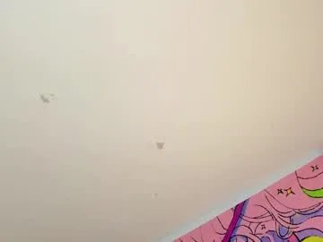 Freechat kittyzenn on Chaturbate