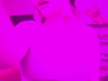 Freechat krystalsyxx on Chaturbate