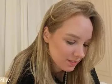 Freechat l1n4luv on Chaturbate