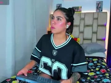 Freechat little__sophie18 on Chaturbate