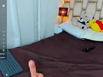 Freechat little__sophie18 on Chaturbate