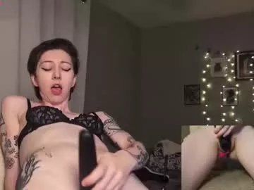 Freechat lovelylittlelucyy on Chaturbate