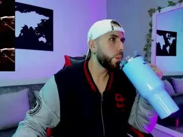 Freechat maximo_wolf1 on Chaturbate