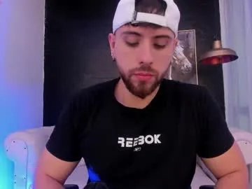 Freechat maximo_wolf1 on Chaturbate