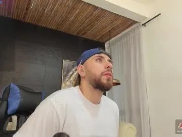 Freechat maximo_wolf1 on Chaturbate