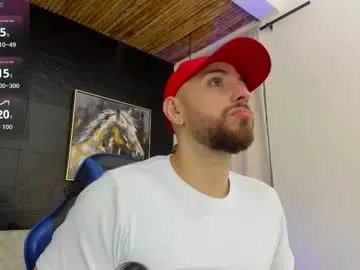 Freechat maximo_wolf1 on Chaturbate