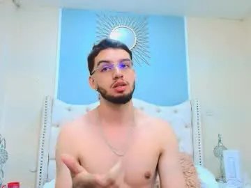 Freechat michael_magno on Chaturbate