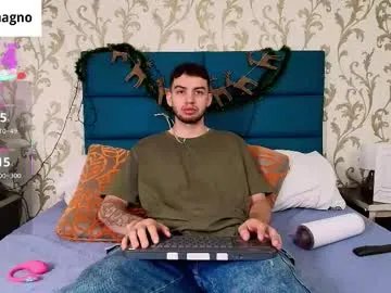 Freechat michael_magno on Chaturbate