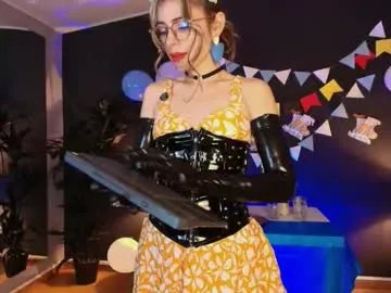 Freechat my_maite on Chaturbate