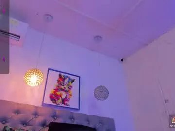 Freechat tiffany_hot19_ on Chaturbate