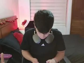 Freechat tightncuteass on Chaturbate