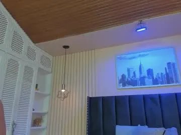 Freechat viiolett_lee on Chaturbate