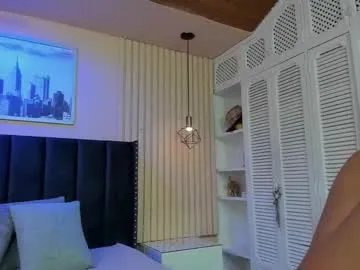 Freechat viiolett_lee on Chaturbate