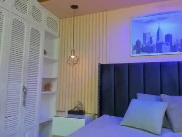 Freechat viiolett_lee on Chaturbate