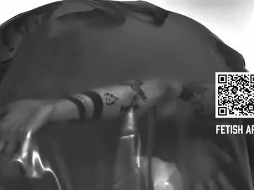 Freechat vinylstore on Chaturbate