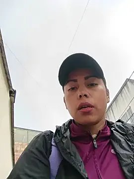 Freechat _andrea30 on StripChat