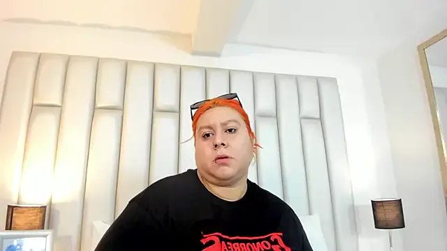 Freechat aandreaperez on StripChat