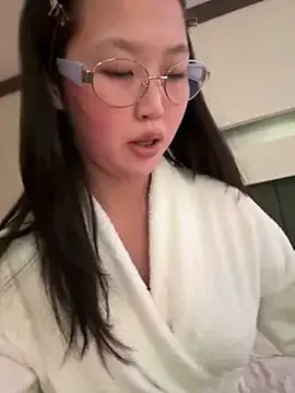 Freechat Aiko_Yumi on StripChat