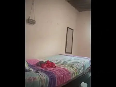 Freechat AlexaWarner on StripChat