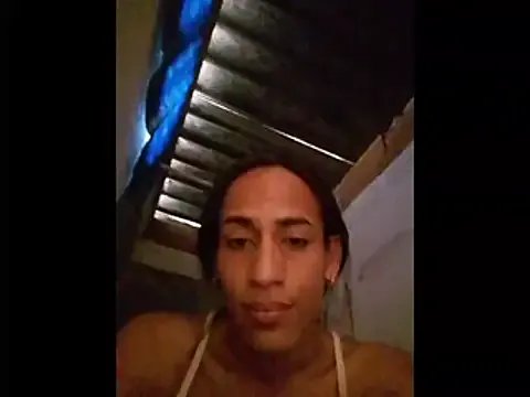 Freechat AlexaWarner on StripChat