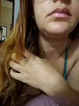 Freechat AliceRuivinha2 on StripChat