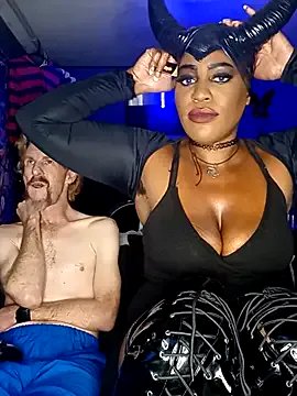 Freechat AmazonianMistress on StripChat