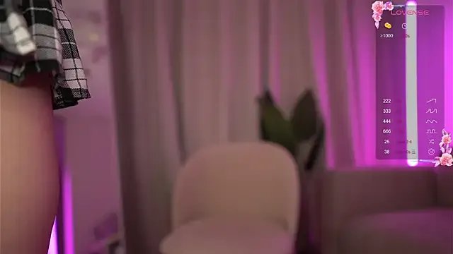 Freechat avroramey on StripChat