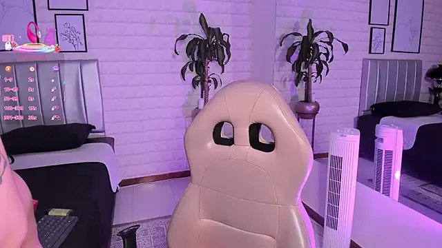 Freechat bella-green on StripChat