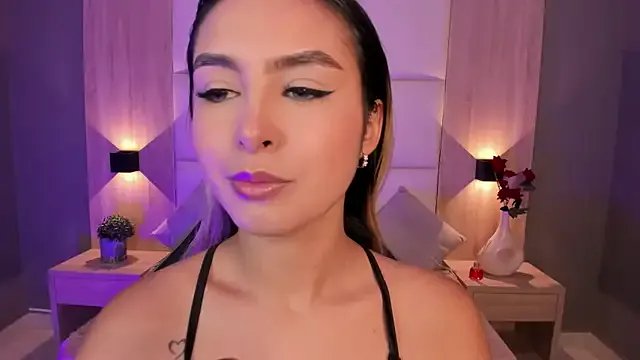 bella1207 on StripChat 
