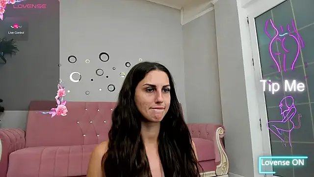 Freechat BelovedKhlloee on StripChat