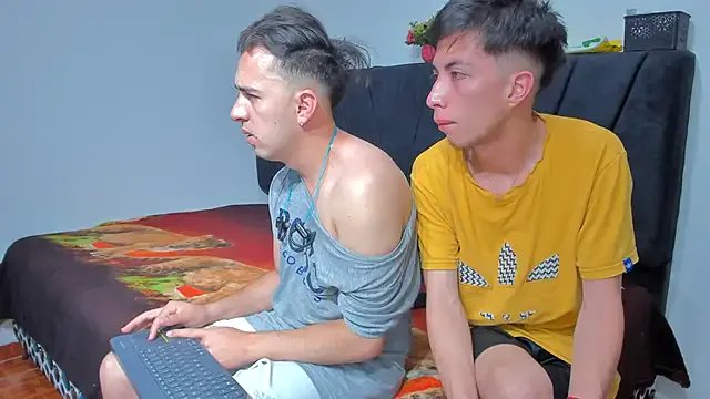 Freechat big-dicktop23 on StripChat