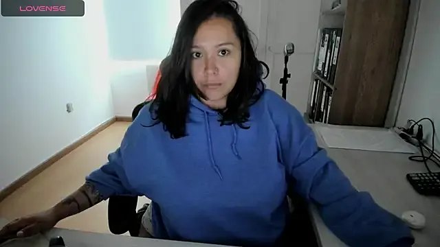 Freechat bigbooty-30 on StripChat