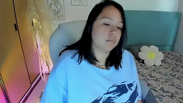 Freechat bigbooty-30 on StripChat