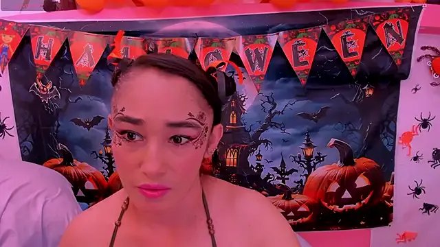 Freechat charlotte-11 on StripChat