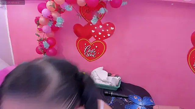 Freechat charlotte-11 on StripChat